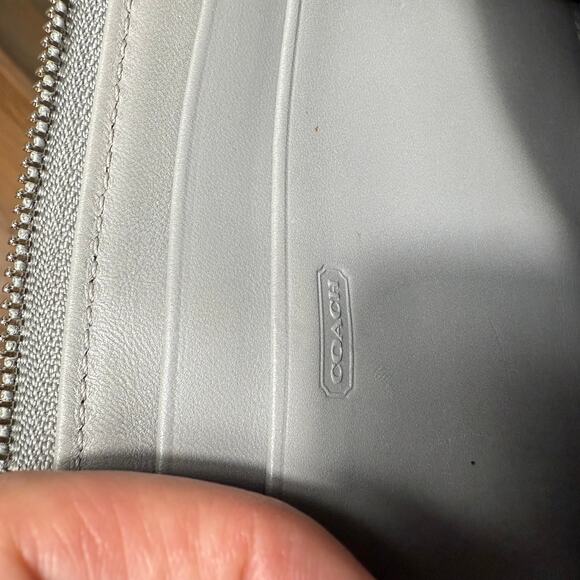 Y2K Coach Monogram Penelope Zippy Wristlet Wallet Gray Patent Metallic Gray C's - Picture 9 of 11